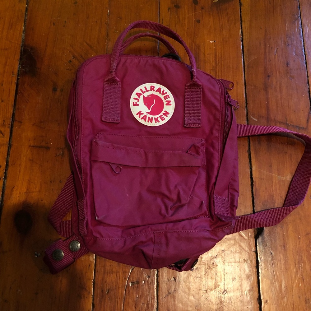 Mini Fjallraven Kanken in Plum